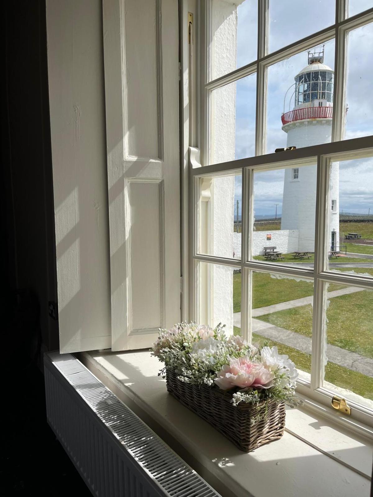 Loop Head Lighthouse Attendant'S Cottage Kilbaha Exterior foto