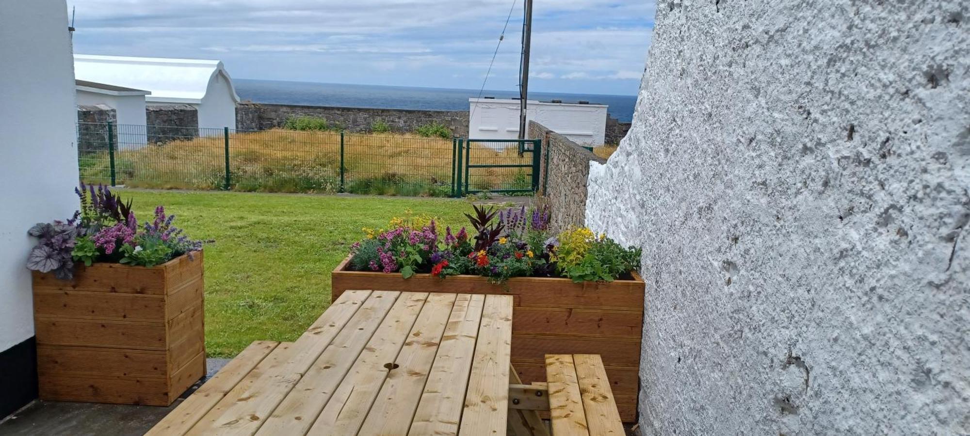 Loop Head Lighthouse Attendant'S Cottage Kilbaha Exterior foto